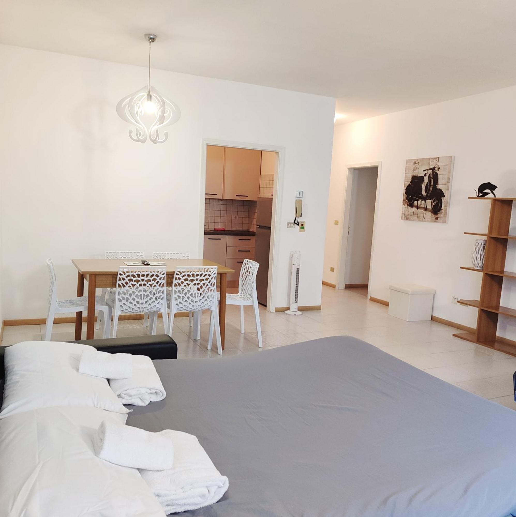 Family Retreat Apartment Riva del Garda Exterior photo
