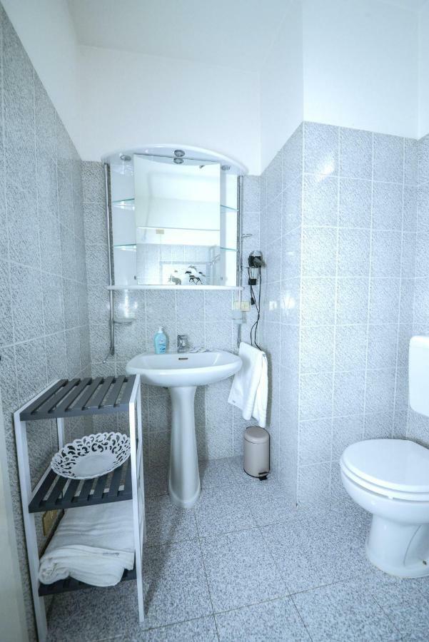 Family Retreat Apartment Riva del Garda Exterior photo